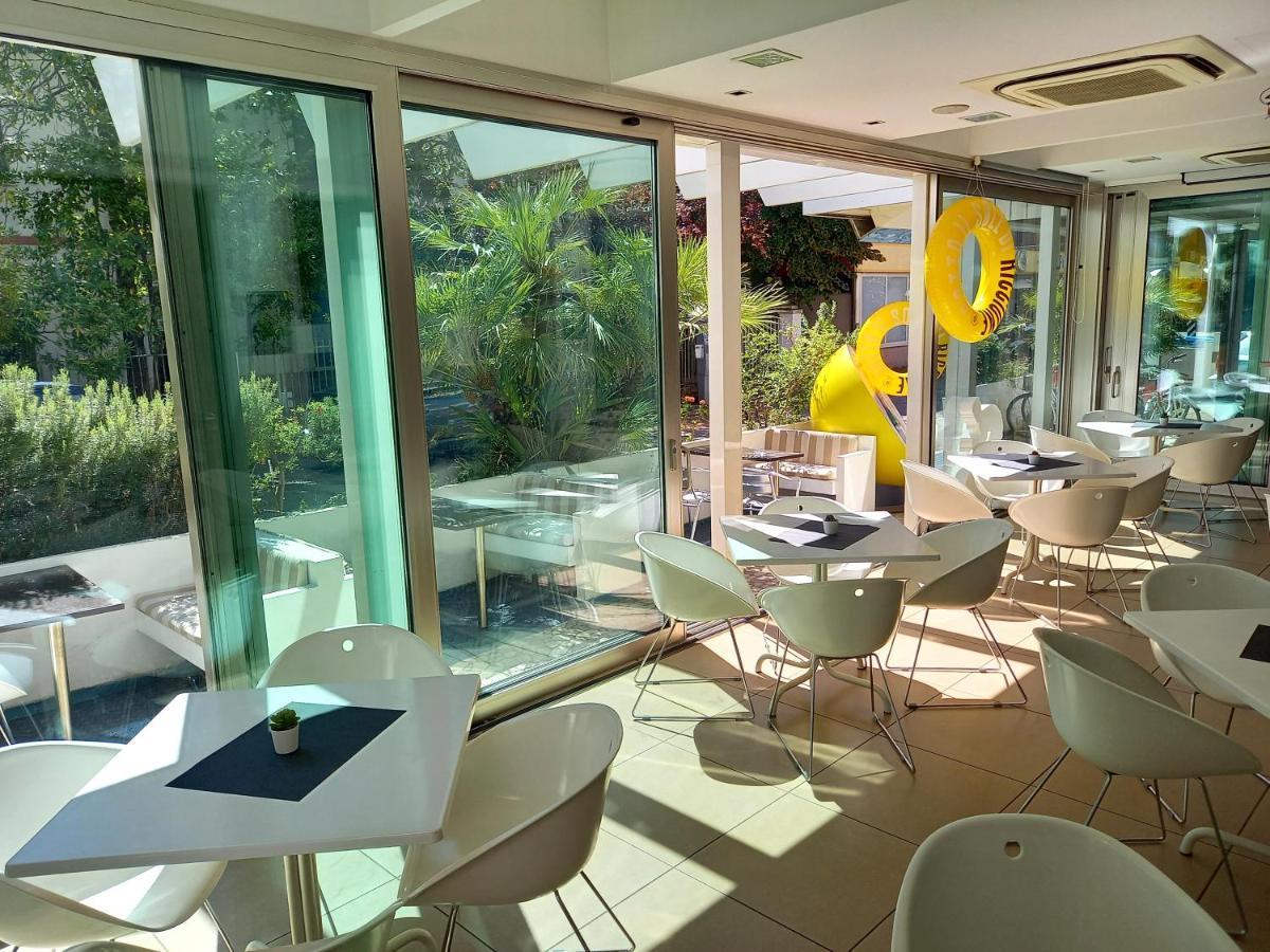 Hotel Gambrinus Riccione Esterno foto