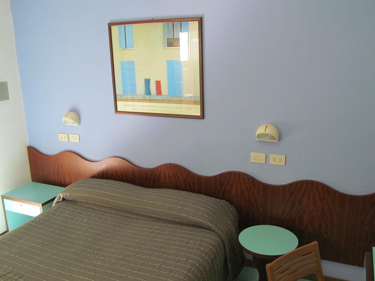 Hotel Gambrinus Riccione Esterno foto
